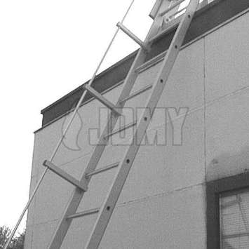 Rooftop gliding ladder for flat roofs | JOMY