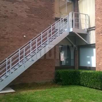 JOMY| Aluminum stairs: layouts and support structures